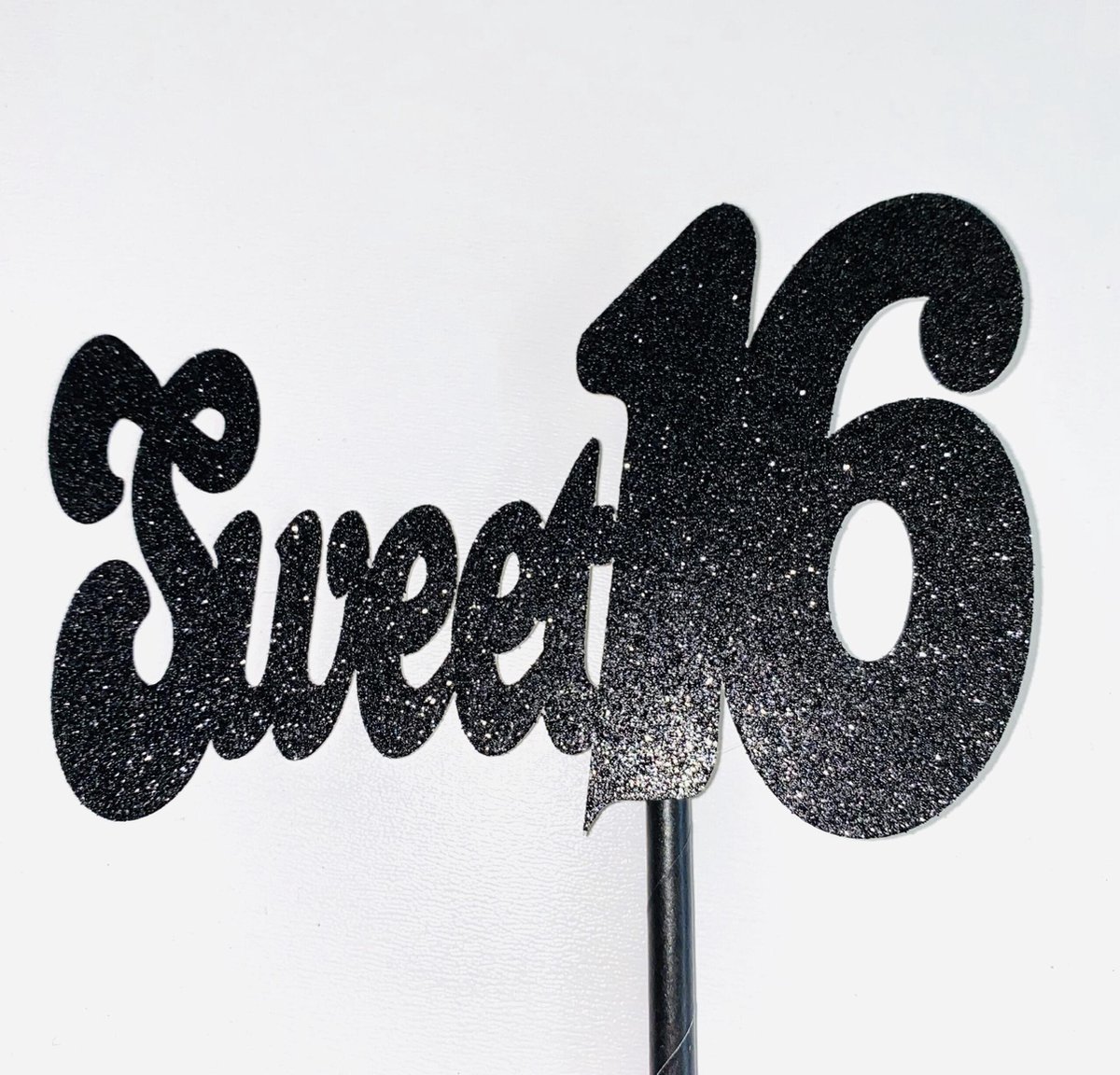 Taarttopper| Cake topper | Verjaardag| Sweet Sixteen 16 | Zwart glitter|14 cm| karton